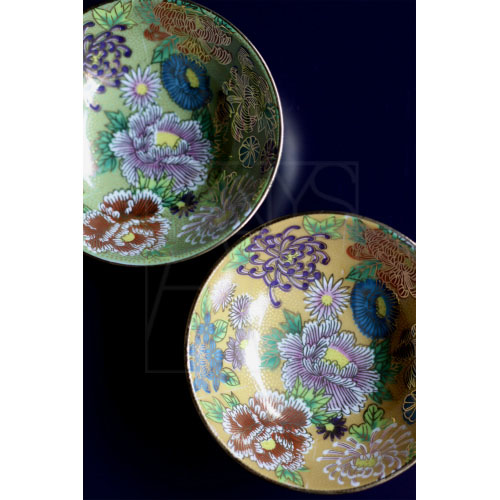 Handcrafted sakazuki sake cup photographed at TSURU-IPPUKU Kyoto shop – original Japanese pottery.